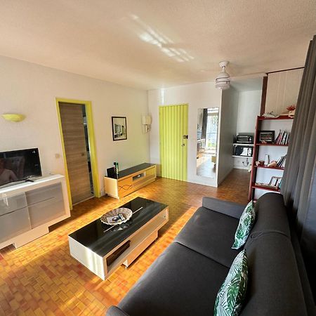 Marina Apartment Lazaret Bagian luar foto